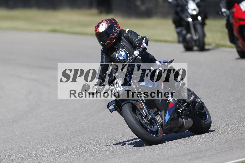 /15 22.05.2026  Plüss Moto Sport  Discover the Bike ADR /Gruppe gruen - Bike 1/64